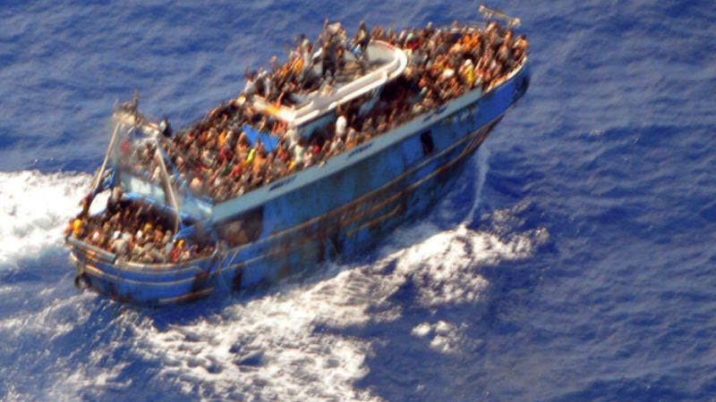 Grèce: le procès du naufrage d’un bateau de migrants questionne le système judiciaire