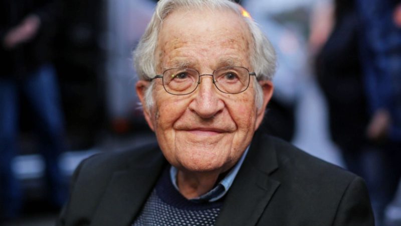 Désaveu international ! La chronique de KACCOR sur Noam Chomsky qui rejoint le combat contre la 3e candidature de Macky