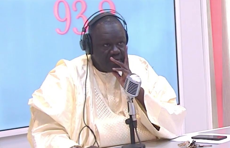 Son entretien avec Macky critiqué : le journaliste Assane Gueye brise le silence…