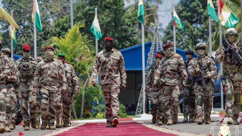 Guinée : dissolution du régiment chargé de la sécurité du Colonel Mamady Doumbouya…