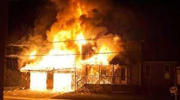 Vélingara – Incendie dans le village de Saré Boucka : 6 cases, des vivres et matériels agricoles partis en fumée