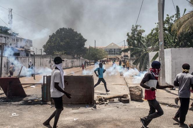 Ziguinchor : Les choses dégênèrent encore près de la maison d’Ousmane Sonko