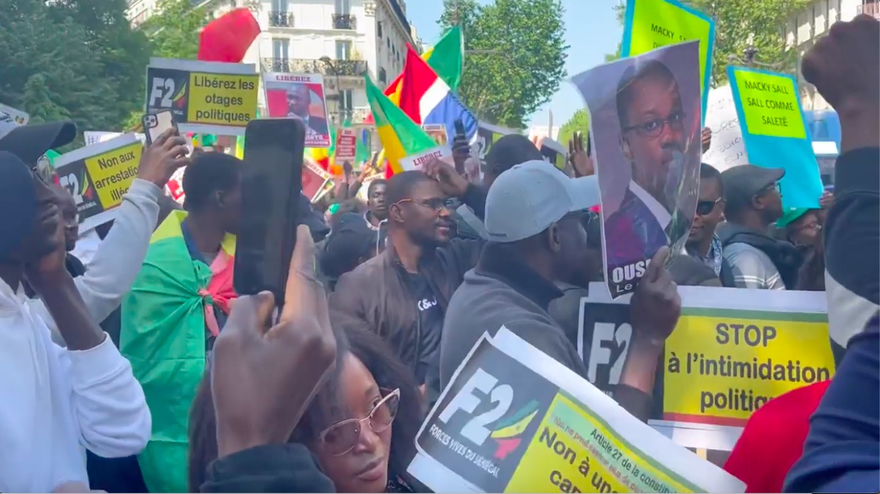 Paris : Forte mobilisation de la diaspora sénégalaise contre « les dérives et dérapages » du régime de l’APR