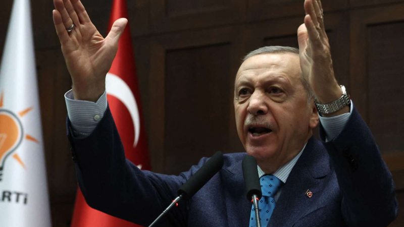 Turquie: Erdogan revendique la victoire à la présidentielle…