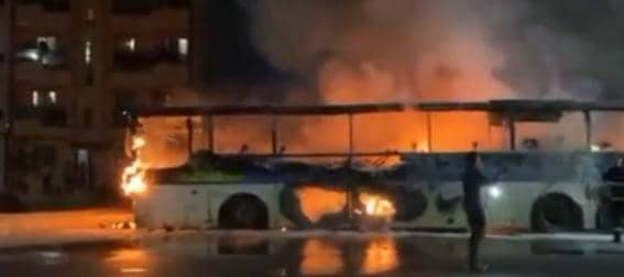 Dernière minute : Un bus Dakar Dem Dikk incendié à Pikine (Photo)