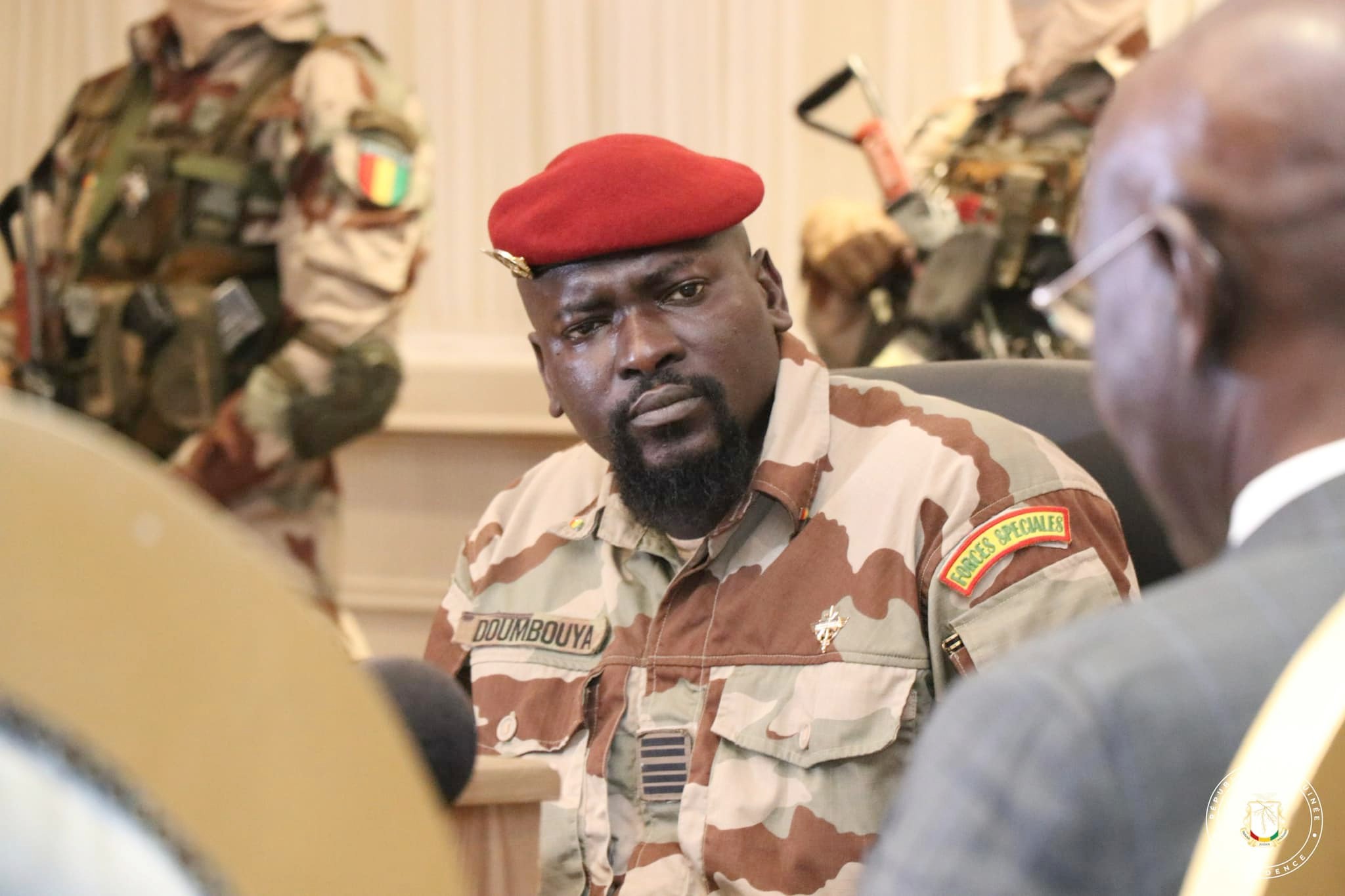 Guinée : la junte militaire accuse le régime de Macky Sall d’avoir « torturé » ses ressortissants…