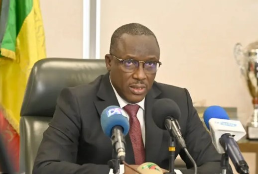 Manifestation: le ministre de l’éducation, Cheikh Oumar Anne, appel au calme  » Afin d’assurer une bonne gestion de la fin de l’année scolaire »