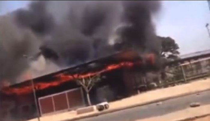 TER : La gare de Rufisque incendiée (vidéo)