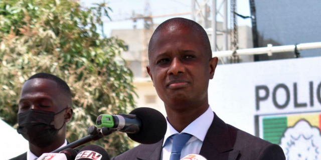 Antoine Diome, ministre de l’Intérieur appel à plus de retenue « Un patriote c’est celui qui construit mais ne détruit pas »
