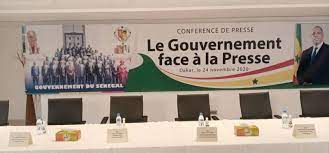 Suivez la conférence de presse du gouvernement avec Abdou Karim FOFANA et Samba Ndiobéne KA