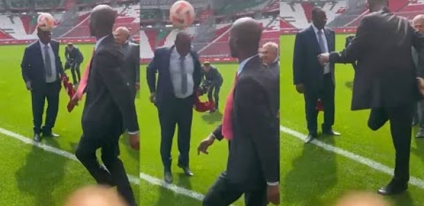 Vidéo-Macky Sall s’offre un moment de jonglage dans le stade de Kazan