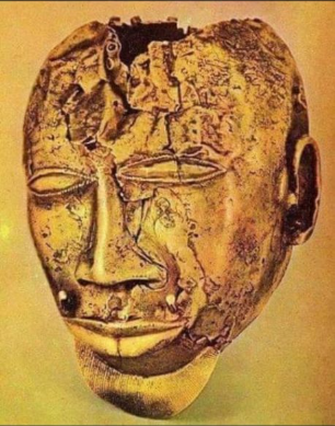 Un tabouret de cérémonie Asante rendu au Ghana: Ce masque en or pur symbole du règne britanique à Kumassi…