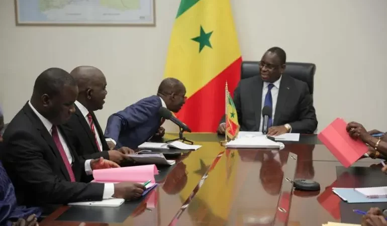 Apr 2024: Macky a carte blanche pour candidater son dauphin…