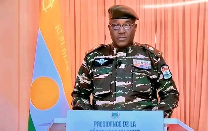 «Toute tentative de violation de l’espace aérien Nigérien entraînera une riposte énergique et instantanée », menace la junte militaire