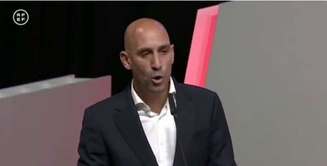 Affaire du baiser forcé : Luis Rubiales quitte la présidence de la Fédération espagnole de football…