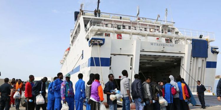 Ténérife : 136 migrants dont 5 femmes partis du Sénégal, interceptés par la marine espagnole