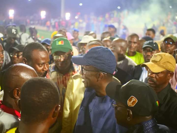  Communion avec les jeunes des Parcelles Assainies:  Amadou BA draine une marée humaine