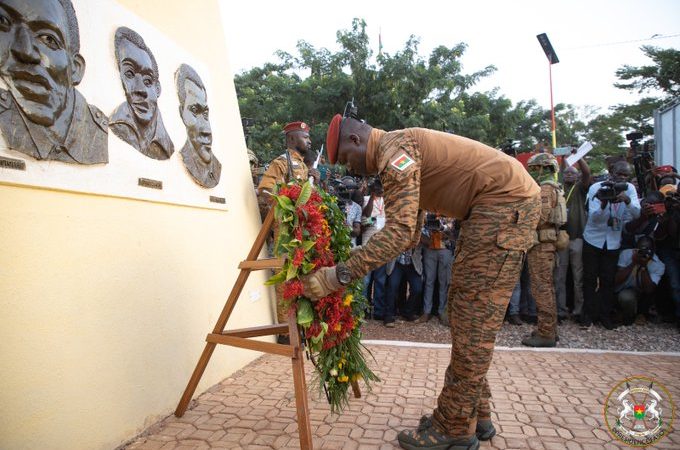 Burkina: Elevation du Capitaine Thomas SANKARA à la dignité de Héros de la Nation…