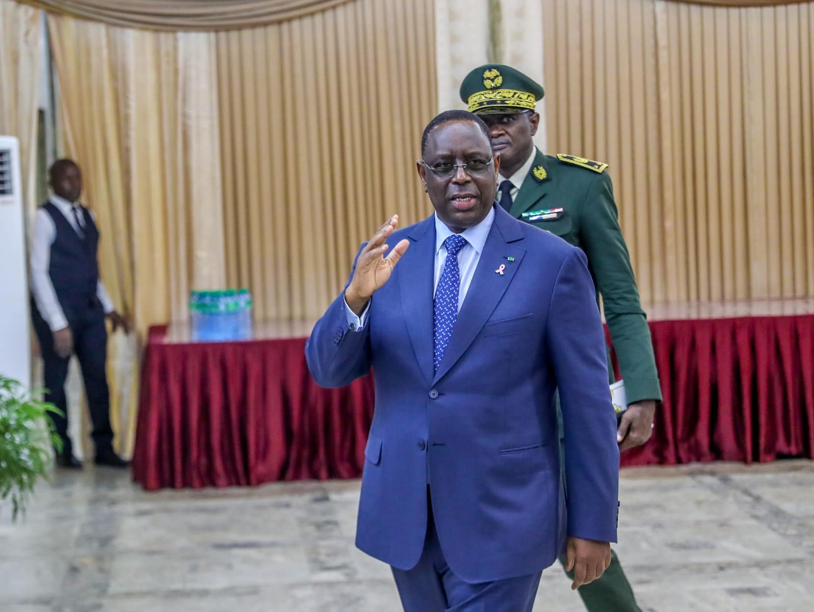 Le Président Macky Sall, démocrate à l’étranger, intransigeant au Sénégal