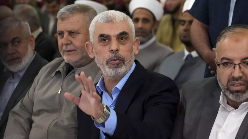 Yahya Sinwar, le charismatique chef du Hamas à Gaza dans le viseur d’Israël