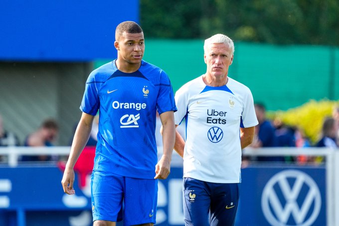 Didier Deschamps sur le Ballon d’Or: « 𝗤𝘂e Mbappé 𝘀𝗼𝗶𝘁 𝘁𝗿𝗼𝗶𝘀𝗶𝗲̀𝗺𝗲, 𝗰’𝗲𝘀𝘁 𝘂𝗻𝗲 𝗱𝗲́𝗰𝗲𝗽𝘁𝗶𝗼𝗻… »