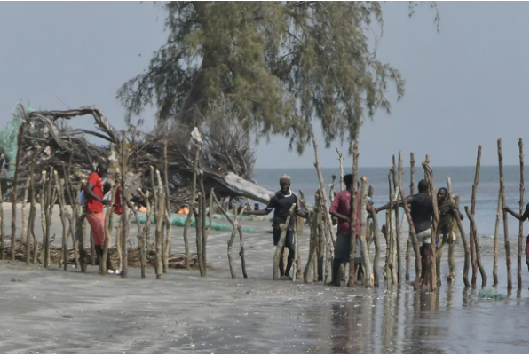 Au Sénégal, la lutte contre l’érosion côtière plus cruciale que jamais