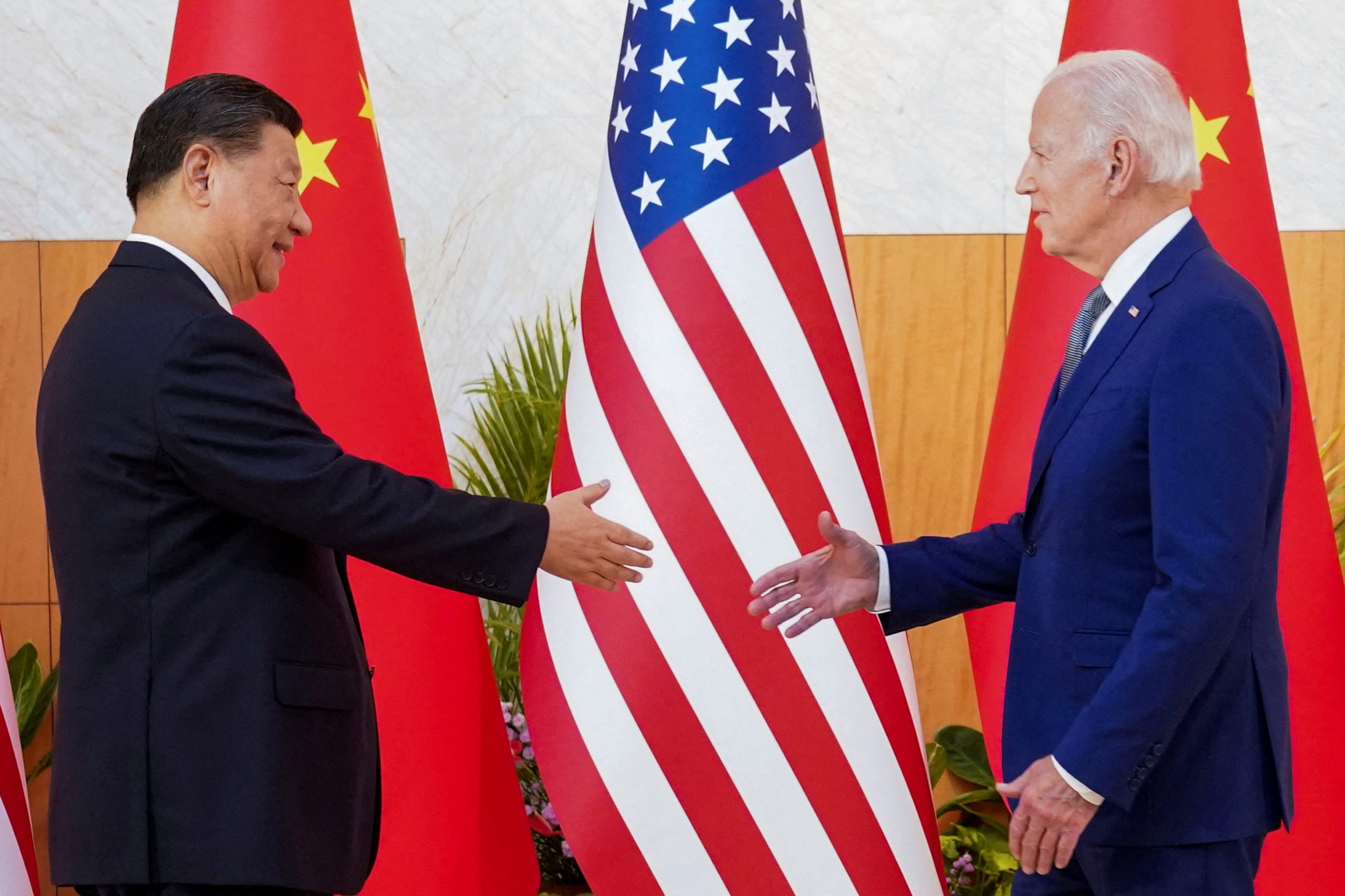 Xi Jinping et Joe Biden parleront de «paix et de développement» lors de leur sommet, dit Pékin