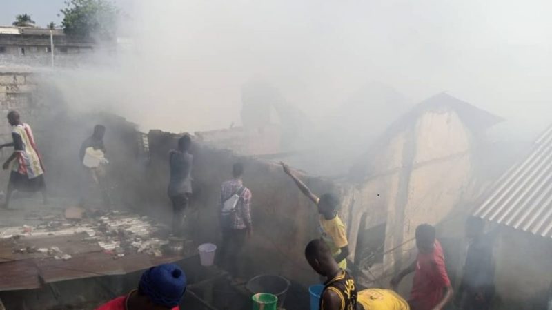 Incendie au marché Boucotte : des magasins ravagés sur un rayon de 4.000 mètres carrés (secours)