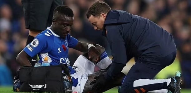 Premier League : Gana Guèye sort sur blessure…