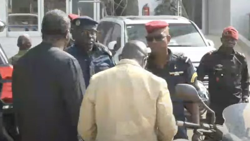 Affaire Sonko : La Caisse de dépôt et de consignation barricadée, Ayib Daffé interdit d’entrée