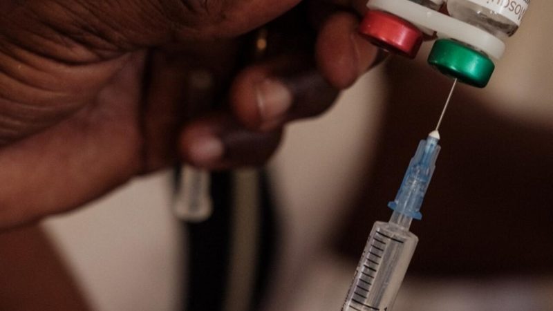 Le Cameroun lance la première vaccination systématique au monde contre le paludisme