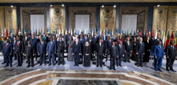 International: L’Italie accueille un sommet pour l’Afrique pour y présenter son « new deal »