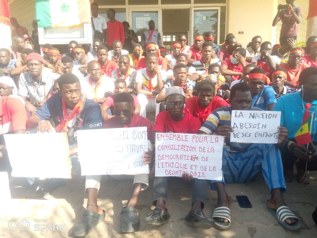 Ziguinchor : Forte mobilisation du Collectif des Enseignants-chercheurs pour le départ de Macky