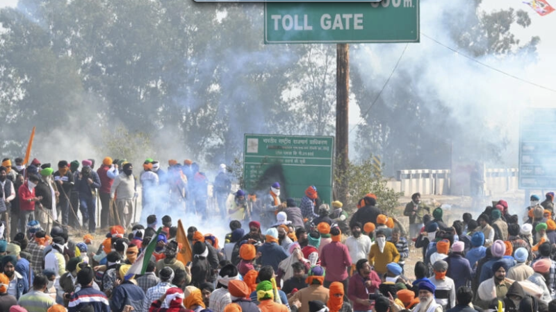 Inde: la mobilisation des agriculteurs s’élargit et prend de l’ampleur dans tout le pays