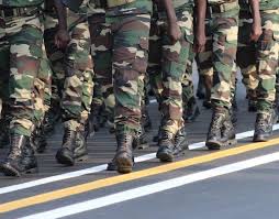 Un militaire invalide s’asperge d’essence devant le ministère des Forces Armées