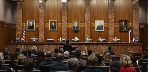 La Cour suprême suspend une loi controversée du Texas criminalisant l’immigration clandestine