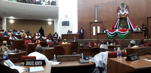 Gambie: le Parlement examine un texte légalisant à nouveau l’excision