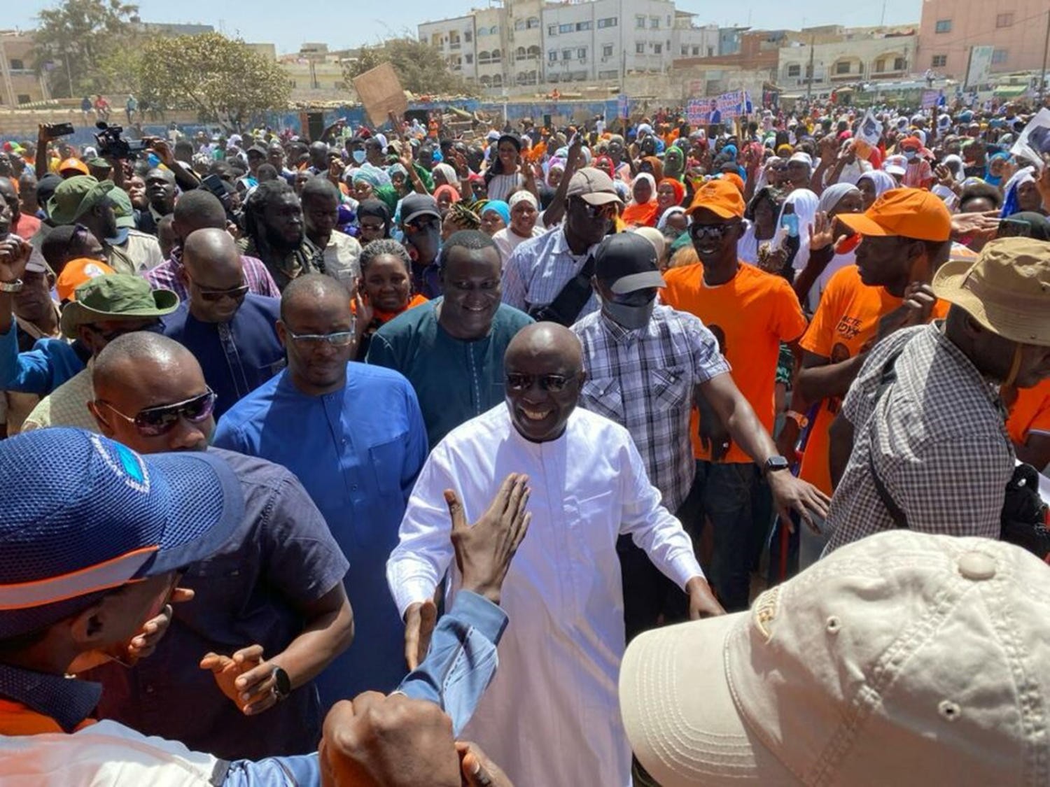 Méga meeting au terrain Acapes des Parcelles Assainies : Idrissa Seck draine un monde fou et fait des promesses aux populations