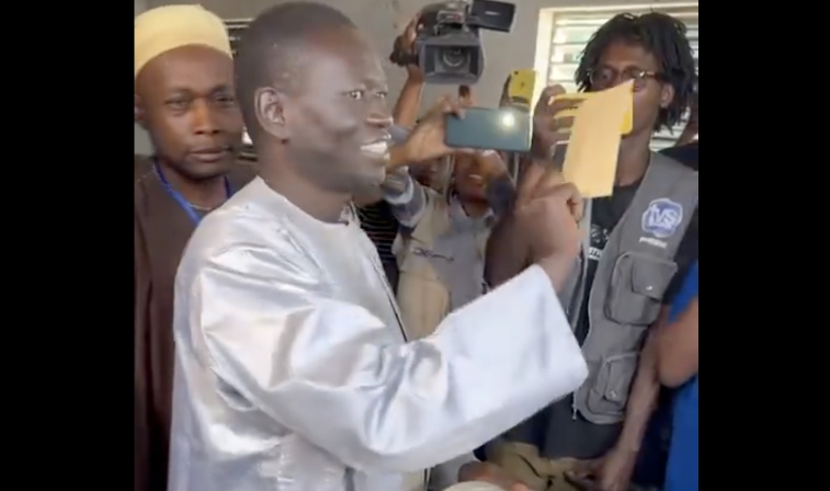 Présidentielle : Serigne Mboup vote et magnifie l’ancrage du Sénégal dans la démocratie