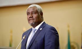 Moussa Faki Mahamat félicite “chaleureusement” Bassirou Diomaye Faye