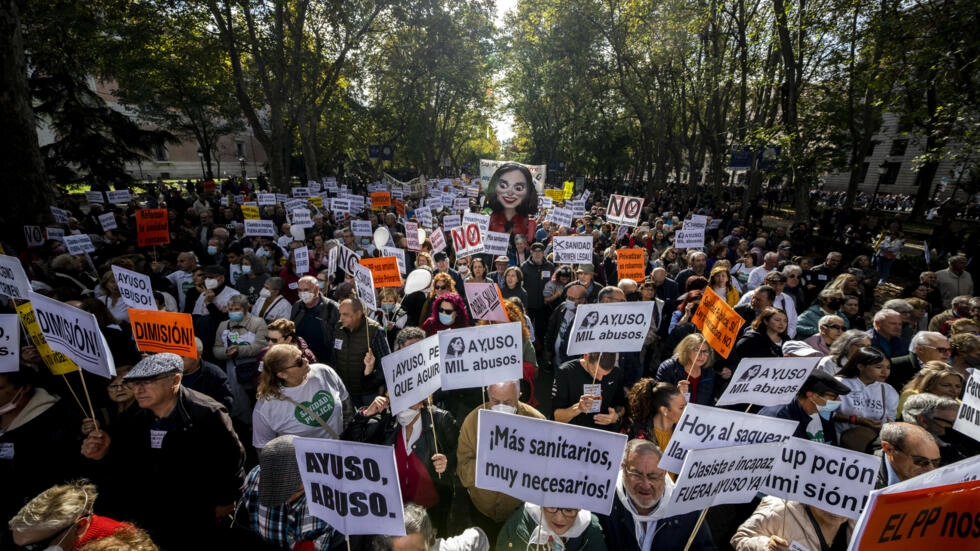 Santé publique en Espagne: les mauvaises conditions de travail incitent les médecins à quitter le pays