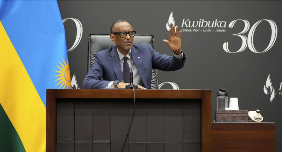 Rwanda: Paul Kagame balaie la polémique sur les propos d’Emmanuel Macron sur le génocide des Tutsis