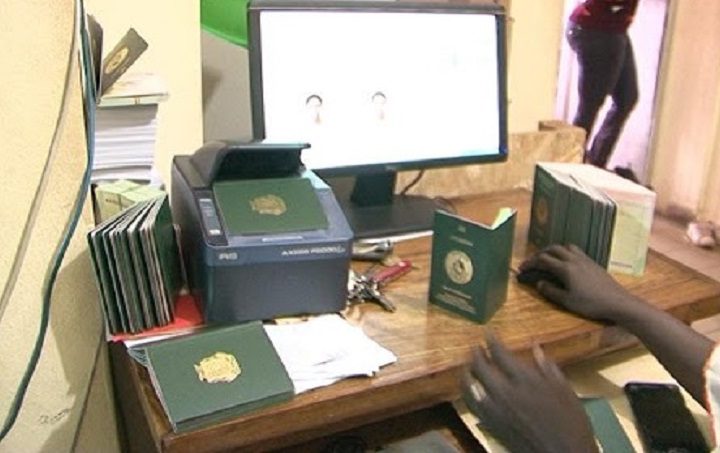 Trafic de passeports diplomatiques : Wade, Niasse, les Chinois et Jonas Sawimbi