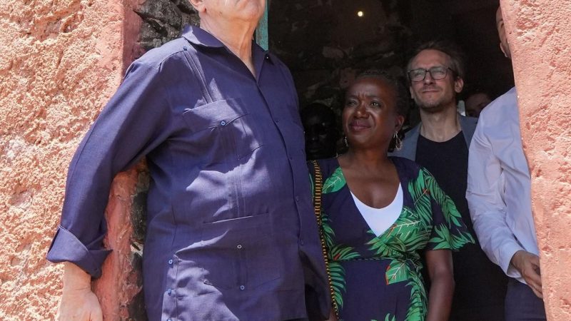 Mélenchon à Gorée : Une visite symbolique pour dénoncer l’héritage de l’esclavage