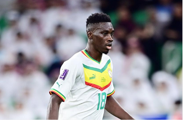 Ismaila Sarr offre 4 millions FCfa à la Linguère de Saint-Louis pour son…