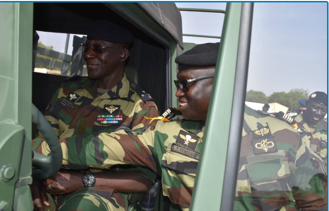 Renforcement opérationnel à l’est du Sénégal : Remise de véhicules et formation par le Chef d’Etat-major général des Armées