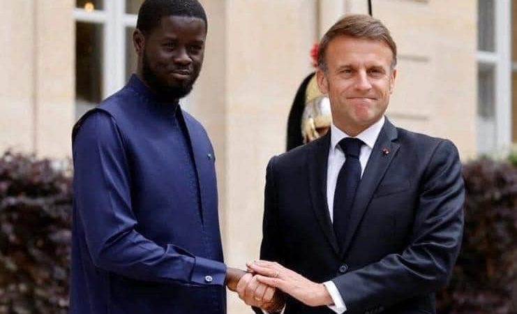 « Nous allons donner une nouvelle impulsion au partenariat  » : Le message d’Emmanuel Macron après sa rencontre avec Bassirou Diomaye Faye