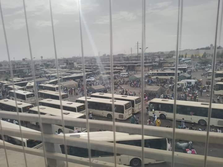 Gare Routière Des Baux Maraichers : La forte présence des bus de « Dakar Dem Dikk » pour lutter contre la hausse des prix…