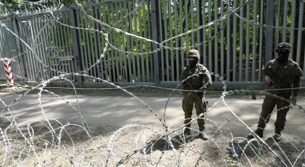 Pologne: la crise migratoire à la frontière biélorusse, enjeu des élections européennes