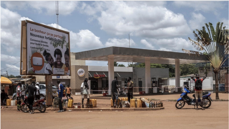 Centrafrique: à Bangui, les trafiquants de carburant profitent de la pénurie